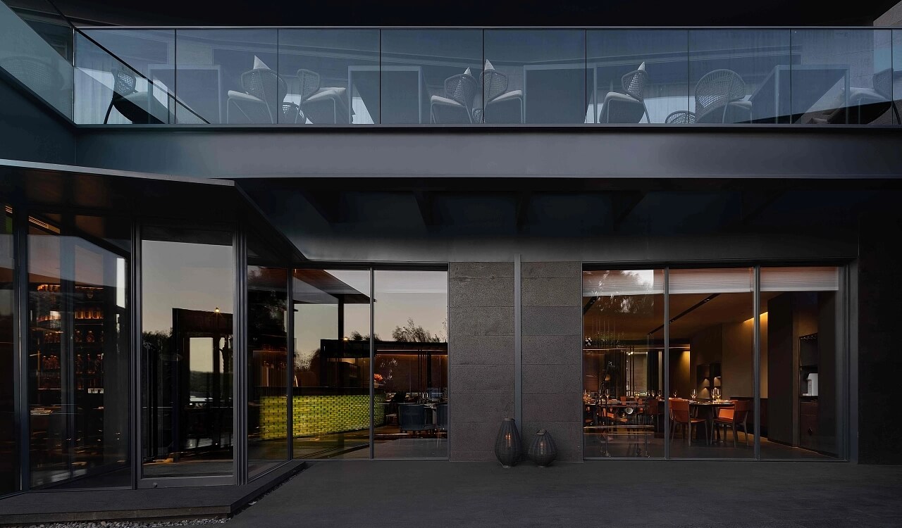 现代中西结合拾久烤鸭蓝港店装修案例分享(图2) 2.jpg