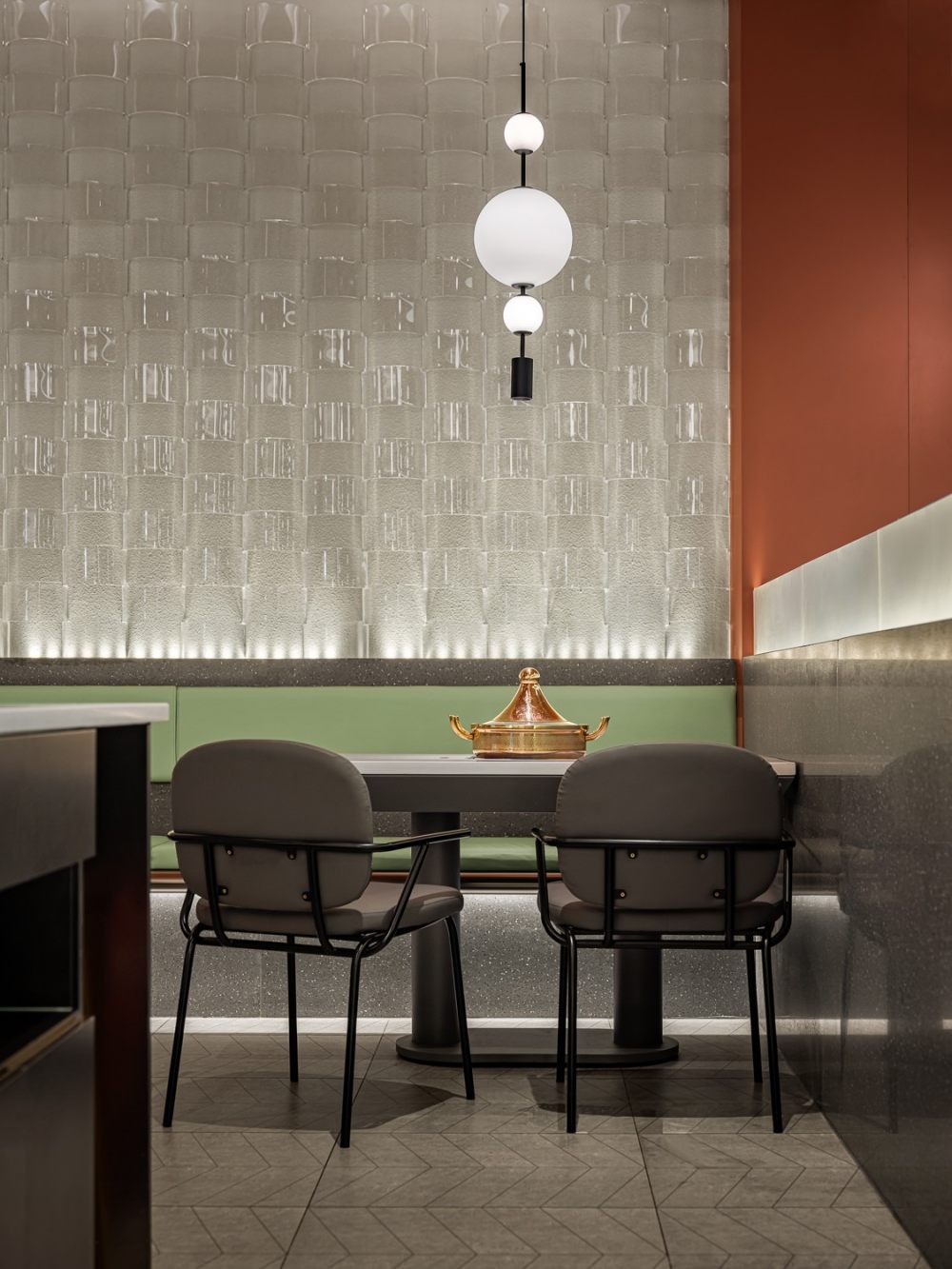 郑州火锅店装修公司黄记煌·三汁焖锅店设计案例(图14) 郑州火锅店装修公司黄记煌·三汁焖锅店设计案例(图14)