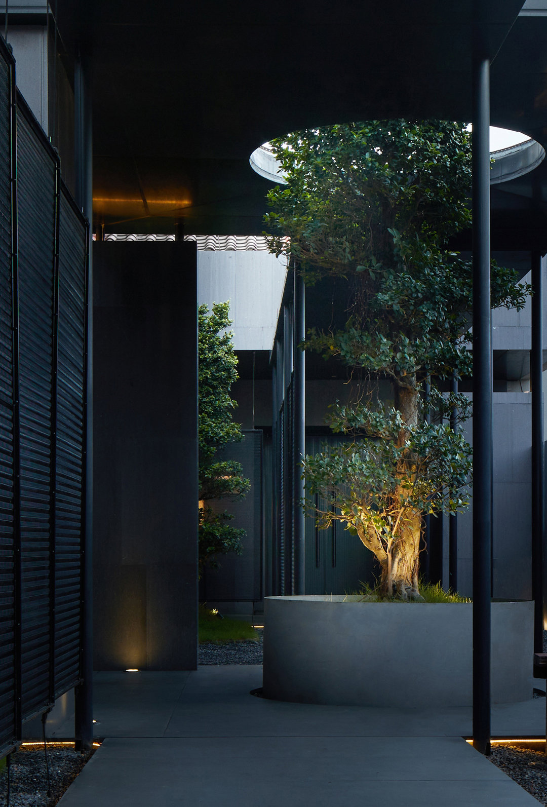 郑州酒楼设计公司推荐私厨粤菜酒楼装修案例(图1) 064601_62ec4c293f1e83856.jpg