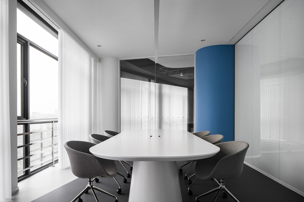 极简工业风智慧物流公司办公室装修设计案例(图8)