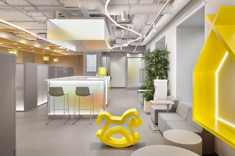 时尚灵动的Raiffeisen银行办公室装修设计方案(图2) 时尚灵动的Raiffeisen银行办公室装修设计方案(图2)