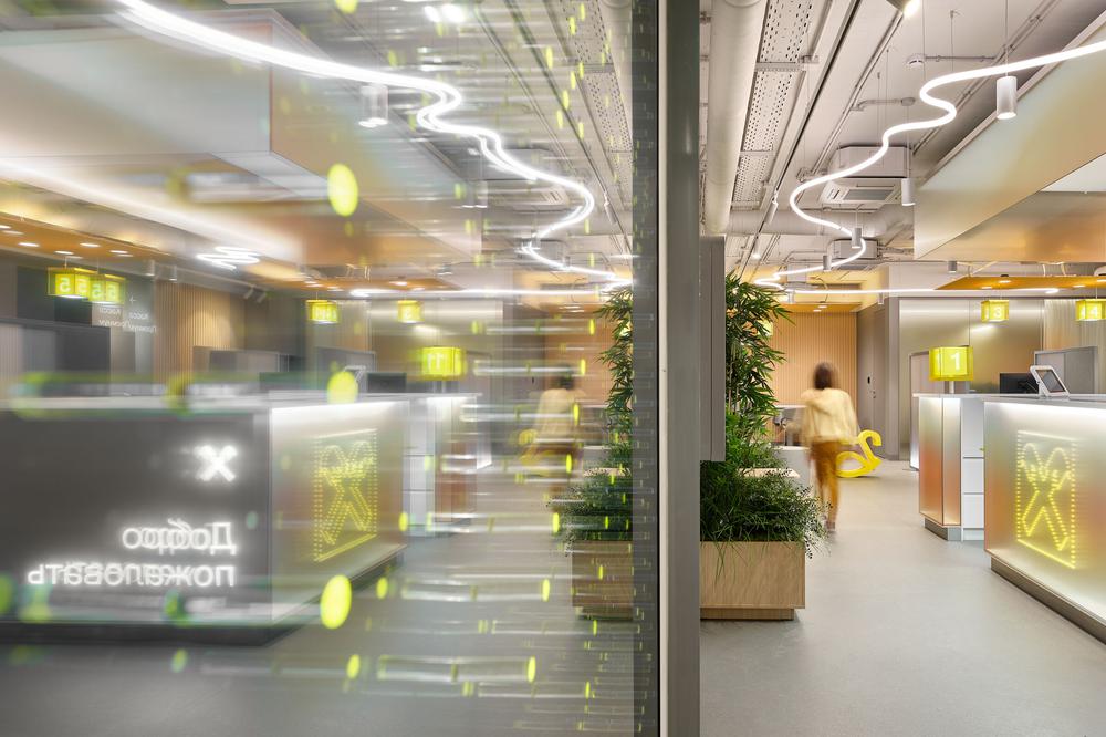 时尚灵动的Raiffeisen银行办公室装修设计方案(图11) 时尚灵动的Raiffeisen银行办公室装修设计方案(图11)