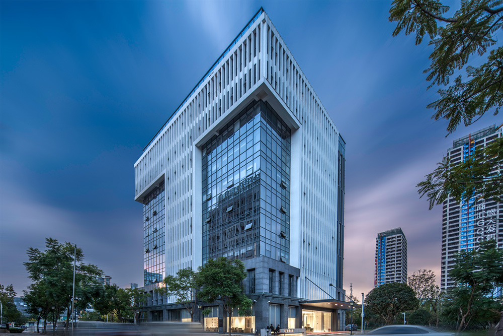 现代轻奢风食品公司办公楼装修设计方案(图1) 现代轻奢风食品公司办公楼装修设计方案(图1)