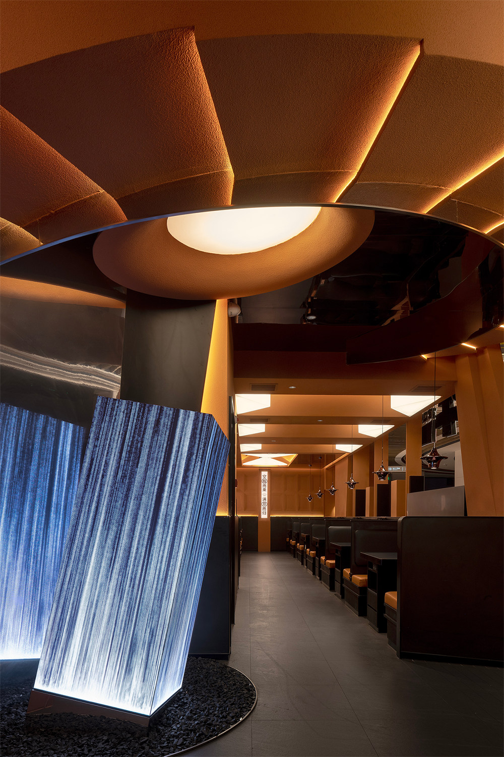 盗梦空间 大牛·寿喜烧日式火锅店装修设计方案(图2) 盗梦空间 大牛·寿喜烧日式火锅店装修设计方案(图2)