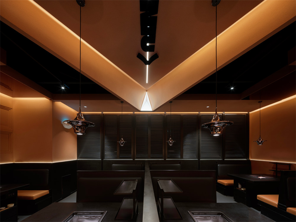 盗梦空间 大牛·寿喜烧日式火锅店装修设计方案(图5) 盗梦空间 大牛·寿喜烧日式火锅店装修设计方案(图5)