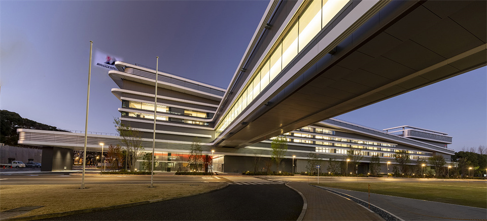 大型制作企业研发中心办公楼装修设计方案(图2) 大型制作企业研发中心办公楼装修设计方案(图2)