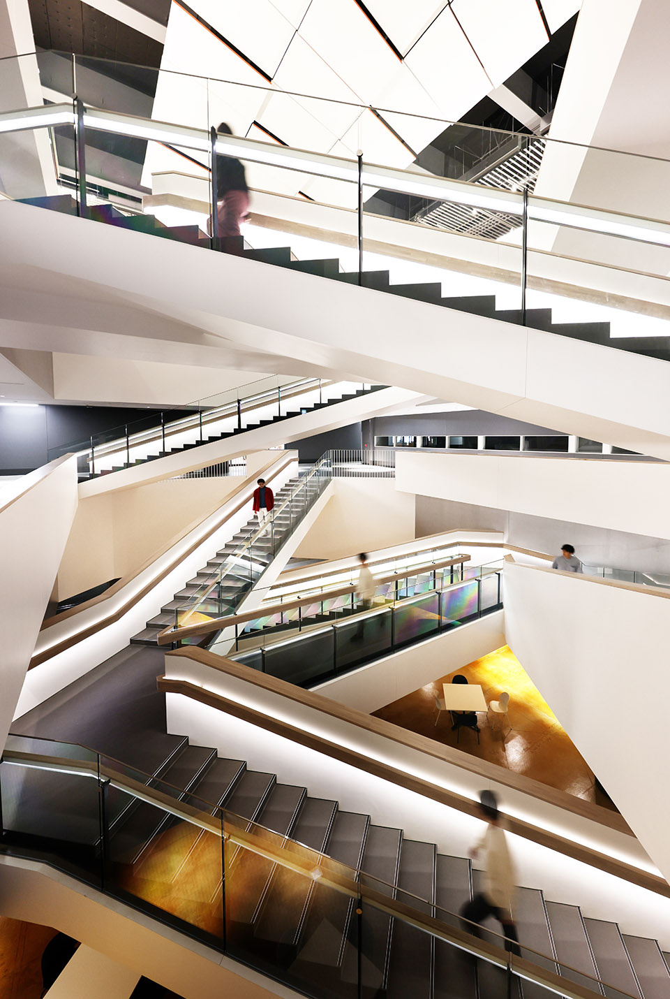 大型制作企业研发中心办公楼装修设计方案(图3) 大型制作企业研发中心办公楼装修设计方案(图3)