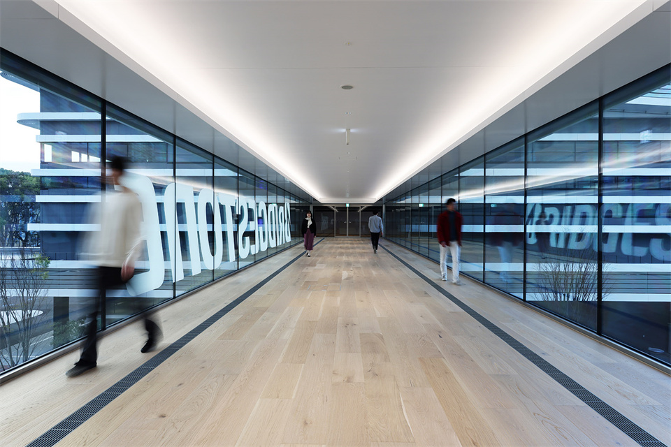 大型制作企业研发中心办公楼装修设计方案(图7) 大型制作企业研发中心办公楼装修设计方案(图7)