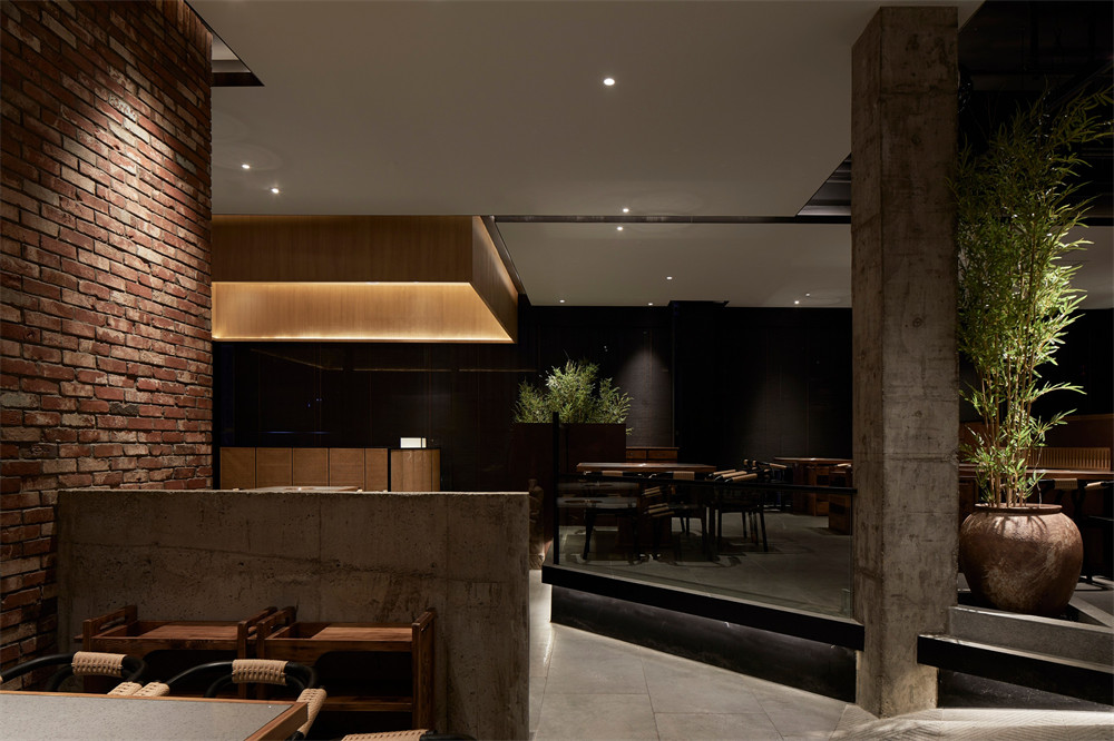 郑州金博大推荐重庆本土老火锅店装修设计案例(图5) 郑州金博大推荐重庆本土老火锅店装修设计案例(图5)