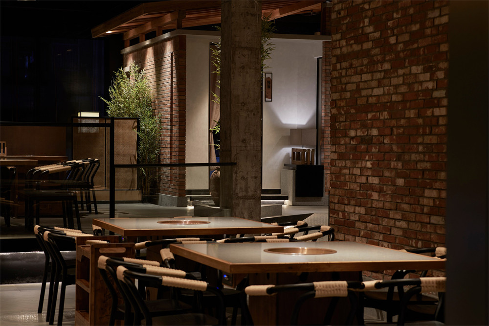 郑州金博大推荐重庆本土老火锅店装修设计案例(图6) 郑州金博大推荐重庆本土老火锅店装修设计案例(图6)