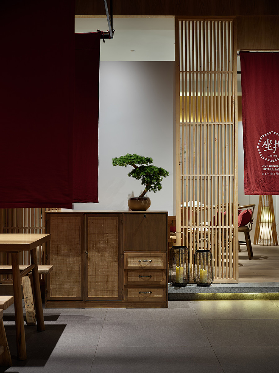 低造价效果佳 坐井百年江湖菜中餐厅装修设计方案(图9) 低造价效果佳 坐井百年江湖菜中餐厅装修设计方案(图9)