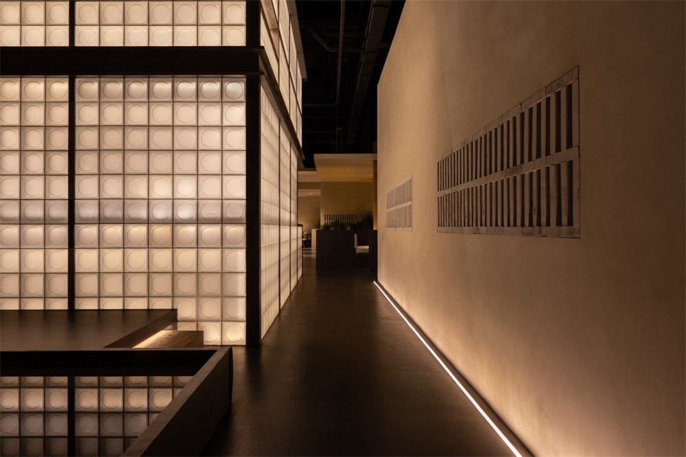 传统园林融合现代美学 眉舍川菜餐厅装修设计(图6) 传统园林融合现代美学 眉舍川菜餐厅装修设计(图6)