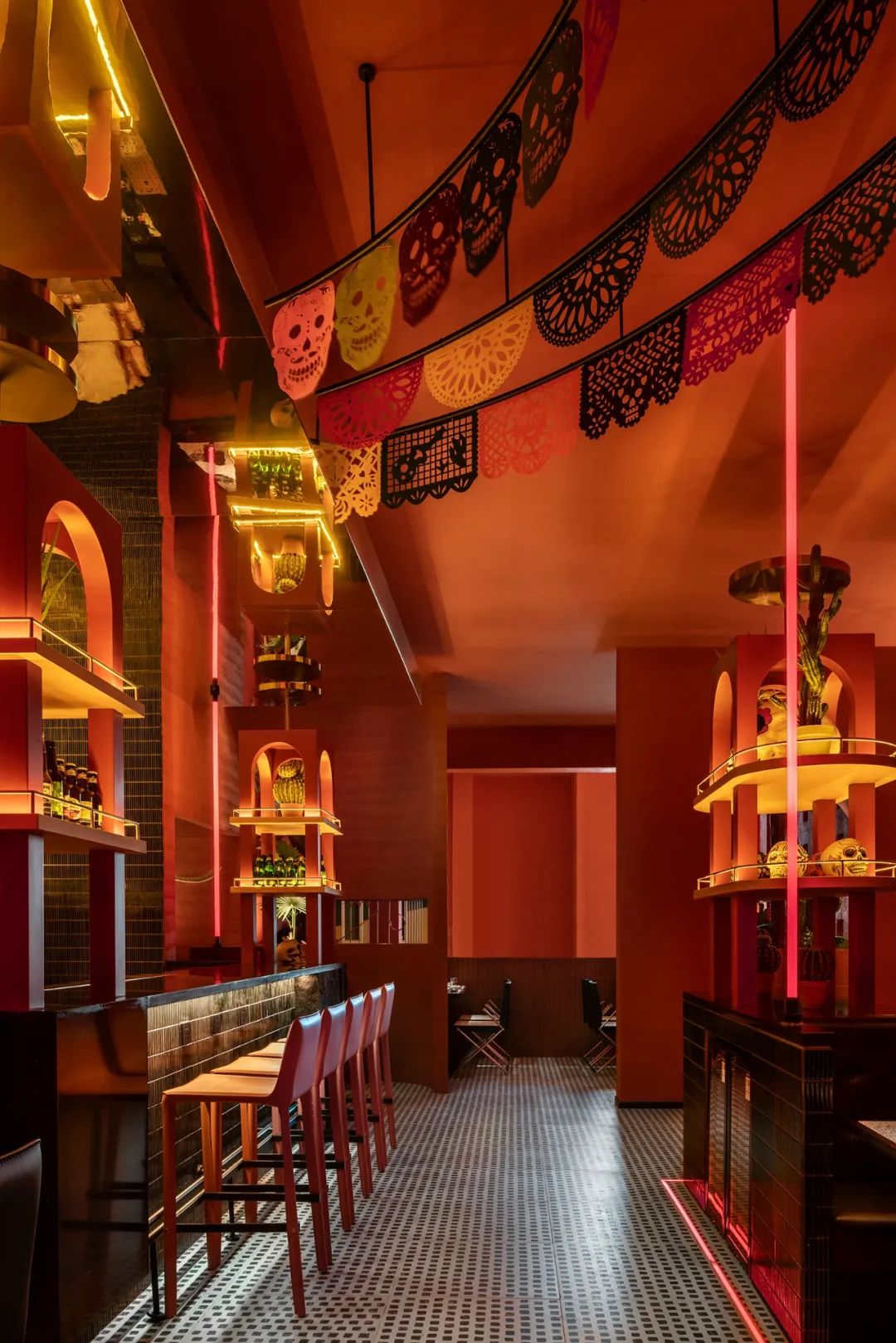 中西合璧 墨纪墨西哥餐厅装修设计方案(图7) 中西合璧 墨纪墨西哥餐厅装修设计方案(图7)