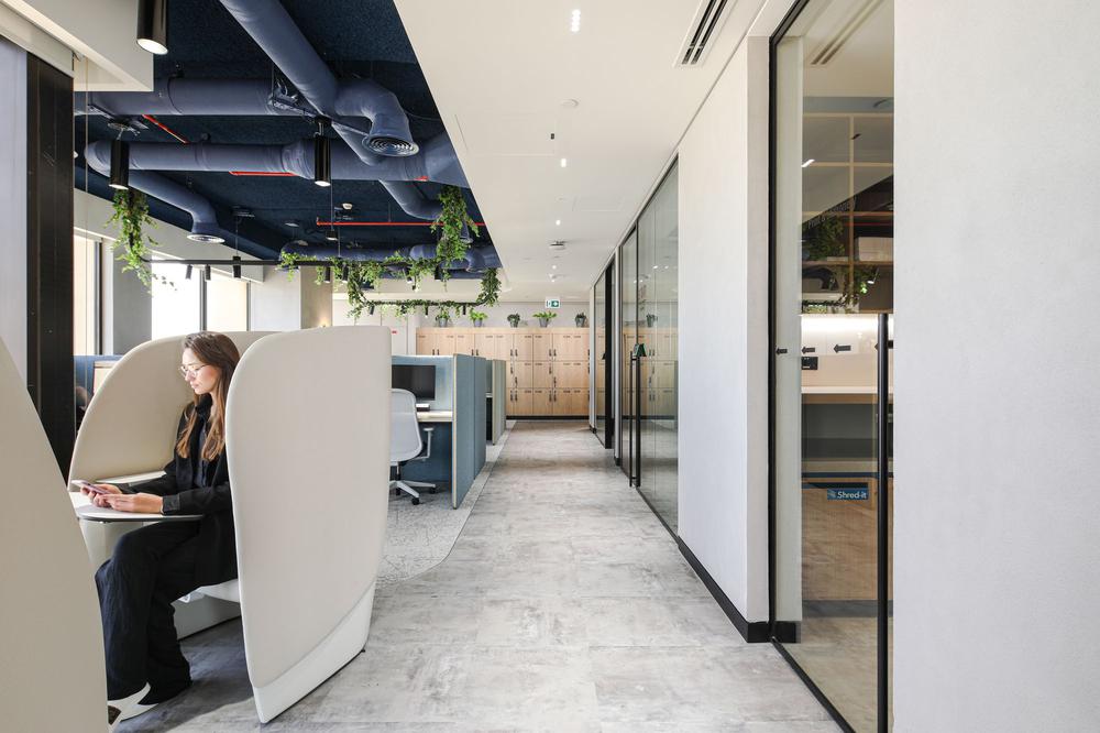 郑州金博大分享活力多彩的咨询公司办公室装修案例(图5) 郑州金博大分享活力多彩的咨询公司办公室装修案例(图5)