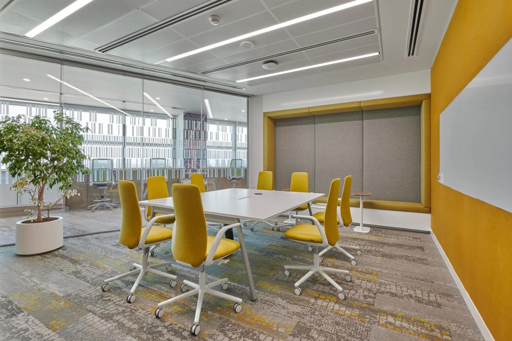 郑州金博大推荐开放协作的能源公司办公室装修设计(图6) 郑州金博大推荐开放协作的能源公司办公室装修设计(图6)