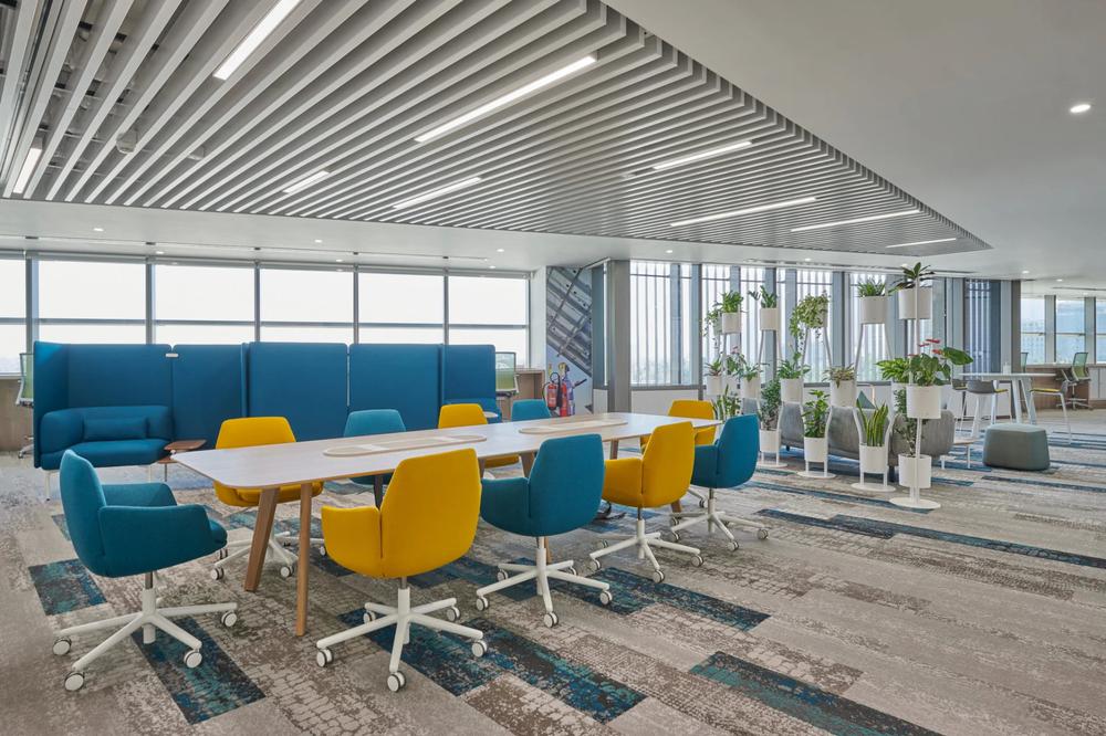 郑州金博大推荐开放协作的能源公司办公室装修设计(图11) 郑州金博大推荐开放协作的能源公司办公室装修设计(图11)