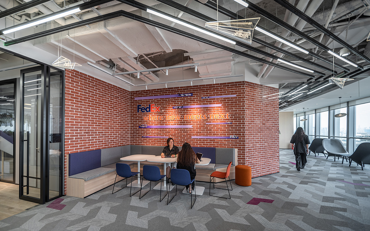 2600平快递物流公司自然人文办公室装修设计(图9) 2600平快递物流公司自然人文办公室装修设计(图9)