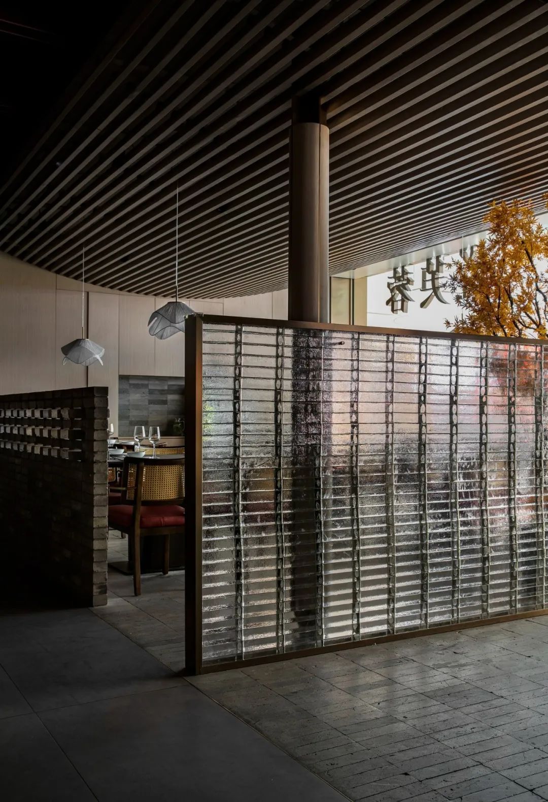 郑州餐饮设计推荐悦芙蓉新派川菜餐厅装修案例(图6) 郑州餐饮设计推荐悦芙蓉新派川菜餐厅装修案例(图6)