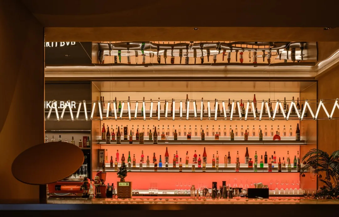 特色烧烤店设计推荐:八赞烧肉酒廊装修设计案例(图3) 特色烧烤店设计推荐:八赞烧肉酒廊装修设计案例(图3)