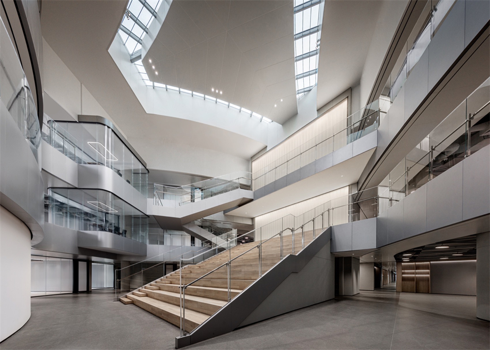 现代简约时尚科技园区办公楼装修设计案例(图8) 现代简约时尚科技园区办公楼装修设计案例(图8)