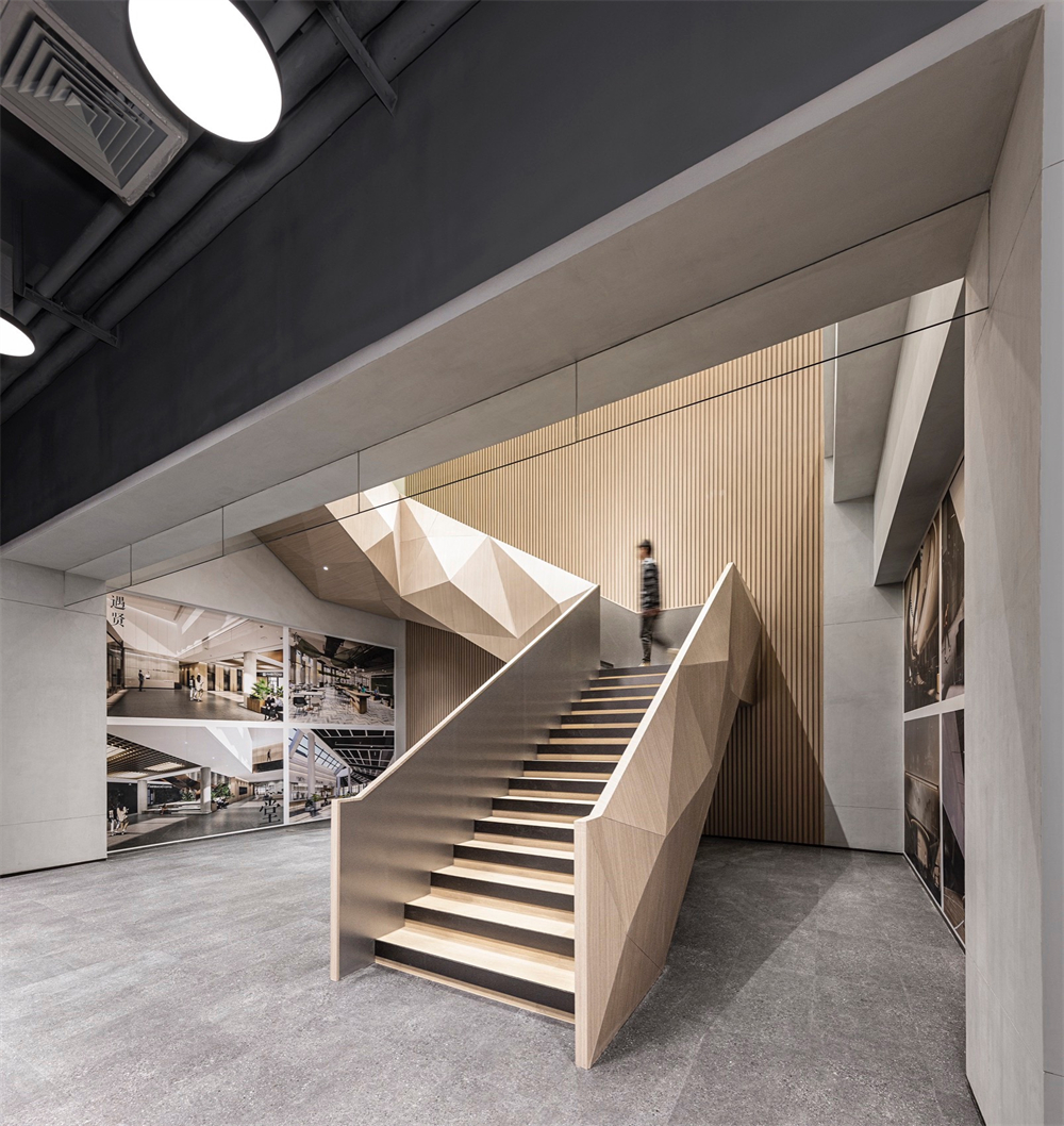 现代简约时尚科技园区办公楼装修设计案例(图14) 现代简约时尚科技园区办公楼装修设计案例(图14)