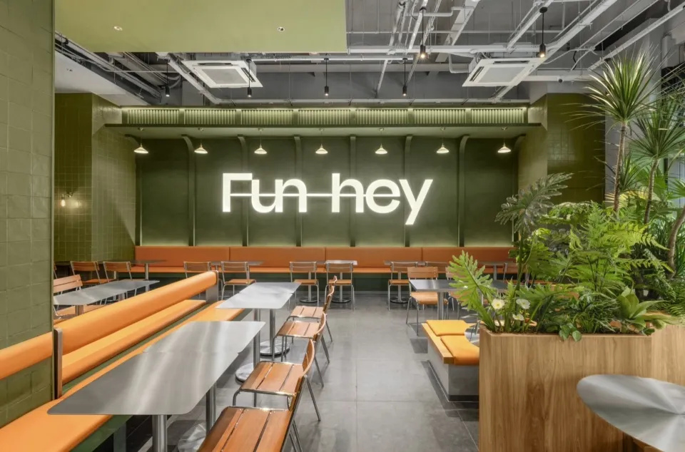 郑州金博大推荐Fun-hey余欢泰式快餐店装修设计(图3) 郑州金博大推荐Fun-hey余欢泰式快餐店装修设计(图3)