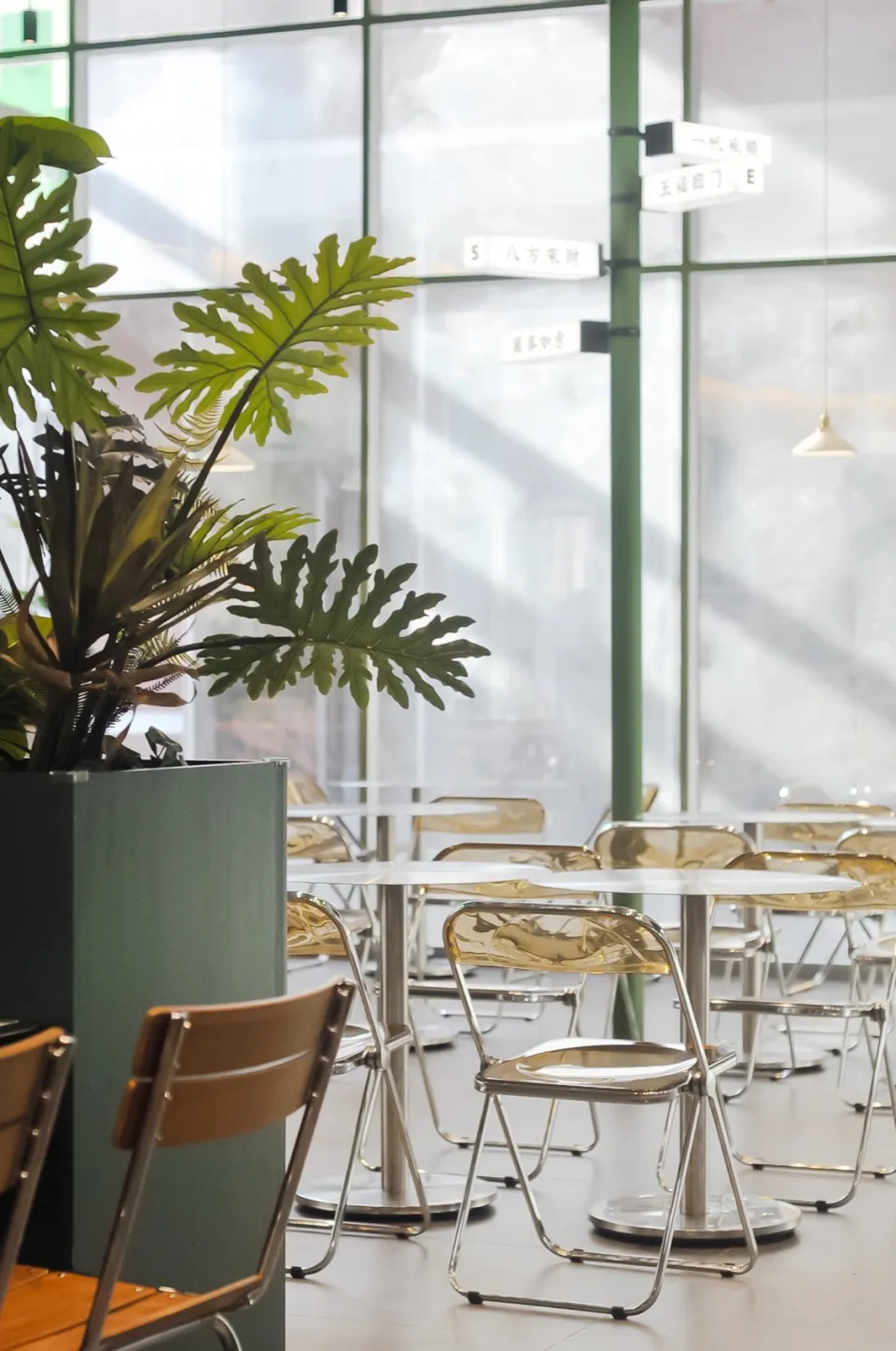 郑州金博大推荐Fun-hey余欢泰式快餐店装修设计(图10) 郑州金博大推荐Fun-hey余欢泰式快餐店装修设计(图10)