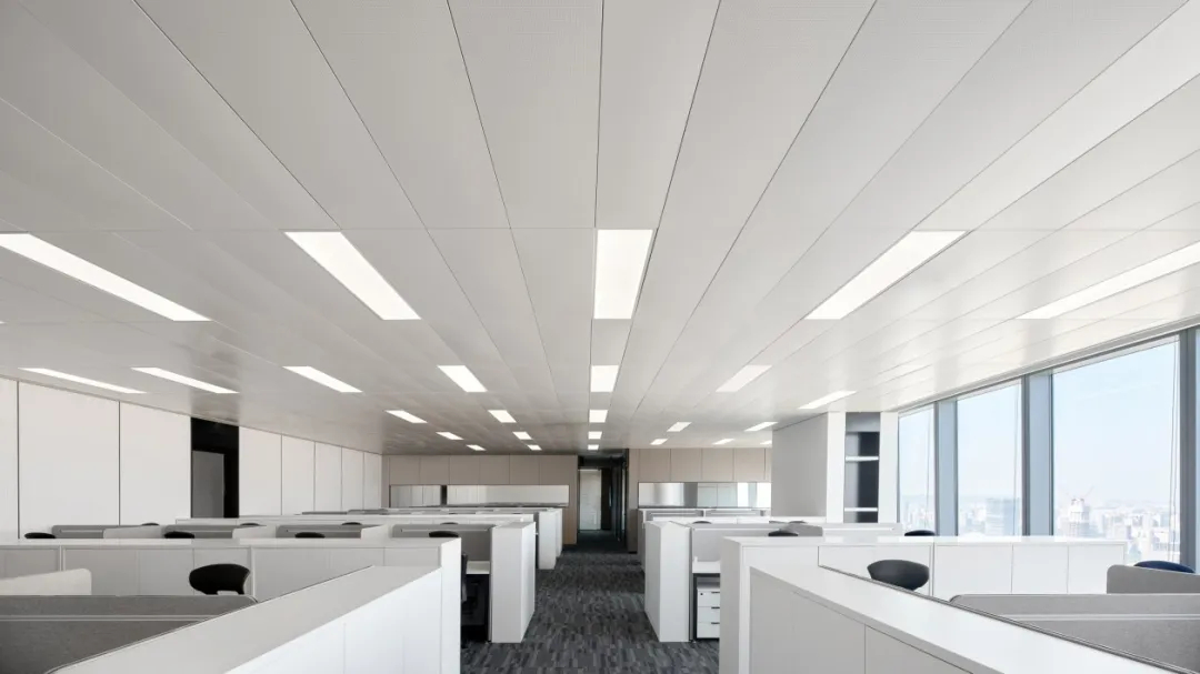 极简现代 金融公司的高级感办公室装修设计案例(图4) 极简现代 金融公司的高级感办公室装修设计案例(图4)