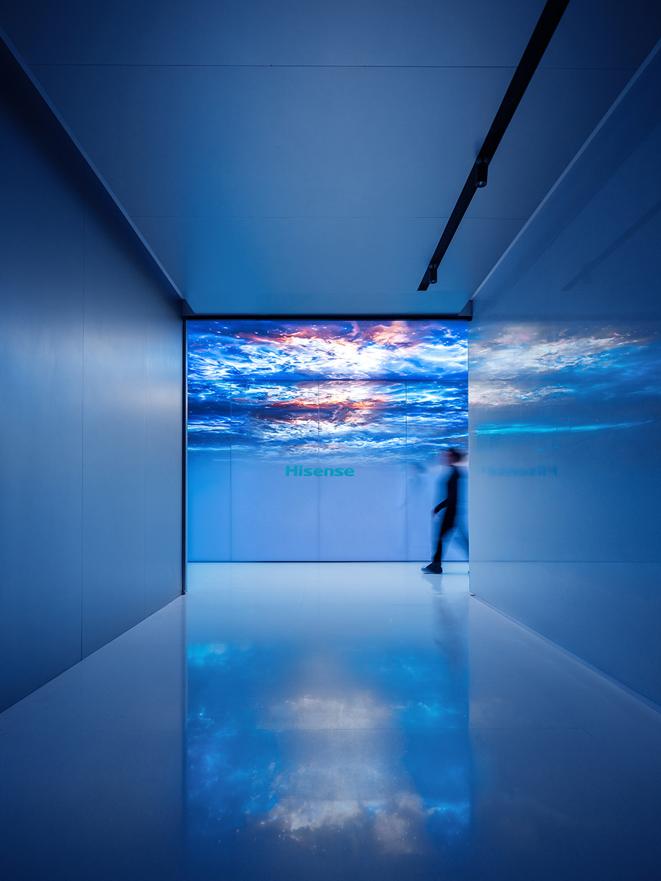 极简科技未来 海信集团展厅装修设计案例(图9) 极简科技未来 海信集团展厅装修设计案例(图9)