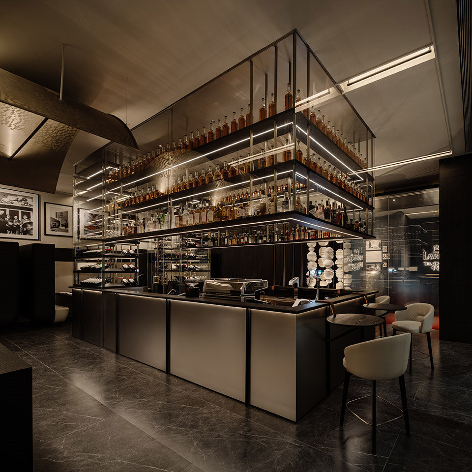 优雅艺术 劳瑞斯慢烤牛排馆装修设计案例(图3) 优雅艺术 劳瑞斯慢烤牛排馆装修设计案例(图3)