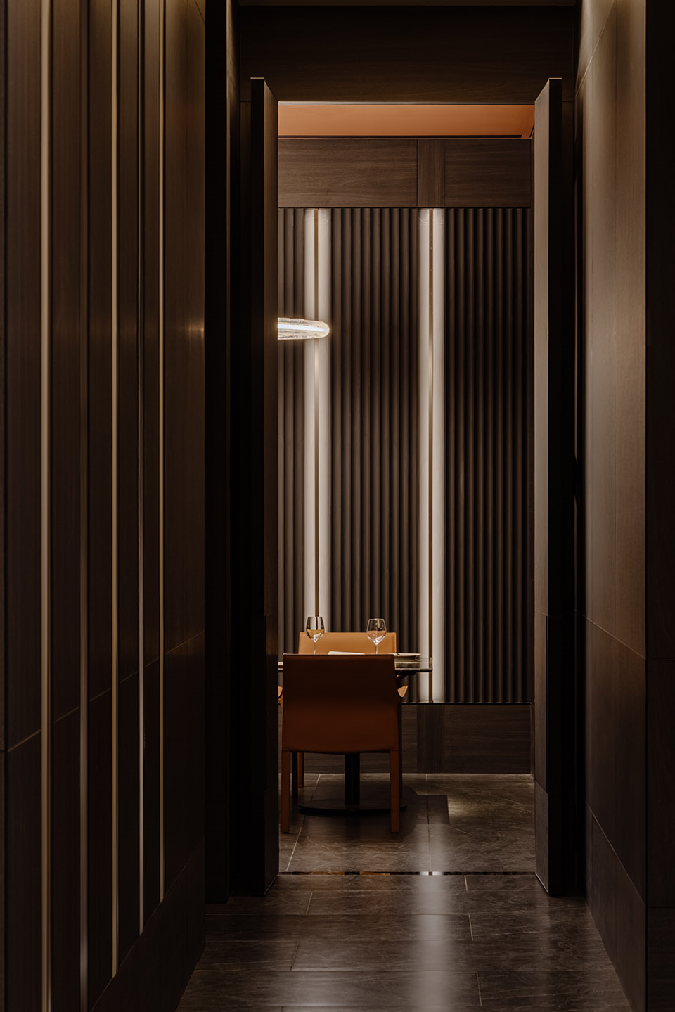 优雅艺术 劳瑞斯慢烤牛排馆装修设计案例(图9) 优雅艺术 劳瑞斯慢烤牛排馆装修设计案例(图9)