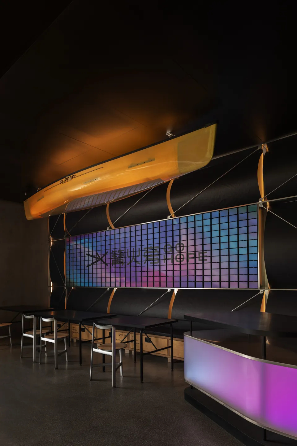 户外体验搬入室内 篝火旁烧烤店改造装修设计(图4) 户外体验搬入室内 篝火旁烧烤店改造装修设计(图4)