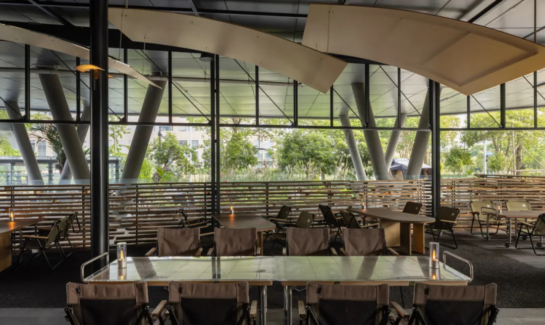 户外体验搬入室内 篝火旁烧烤店改造装修设计(图13) 户外体验搬入室内 篝火旁烧烤店改造装修设计(图13)