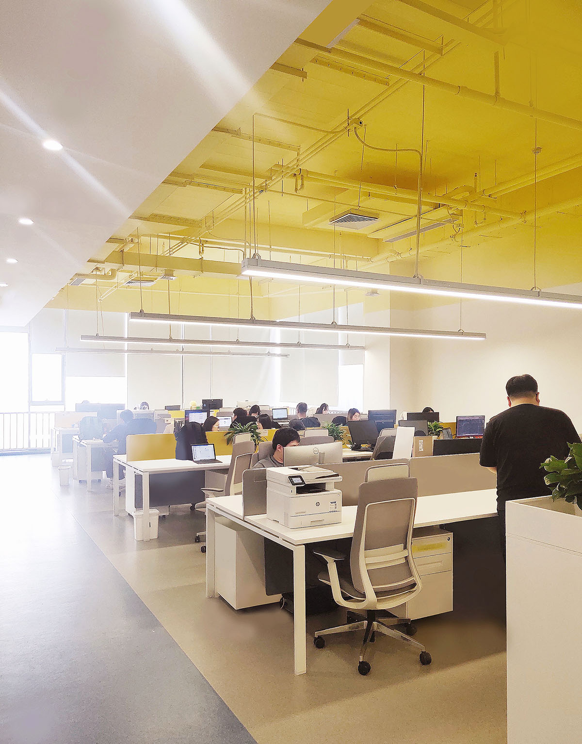 科技风与工业风 脑动极光医疗科技公司办公室装修设计(图10) 科技风与工业风 脑动极光医疗科技公司办公室装修设计(图10)