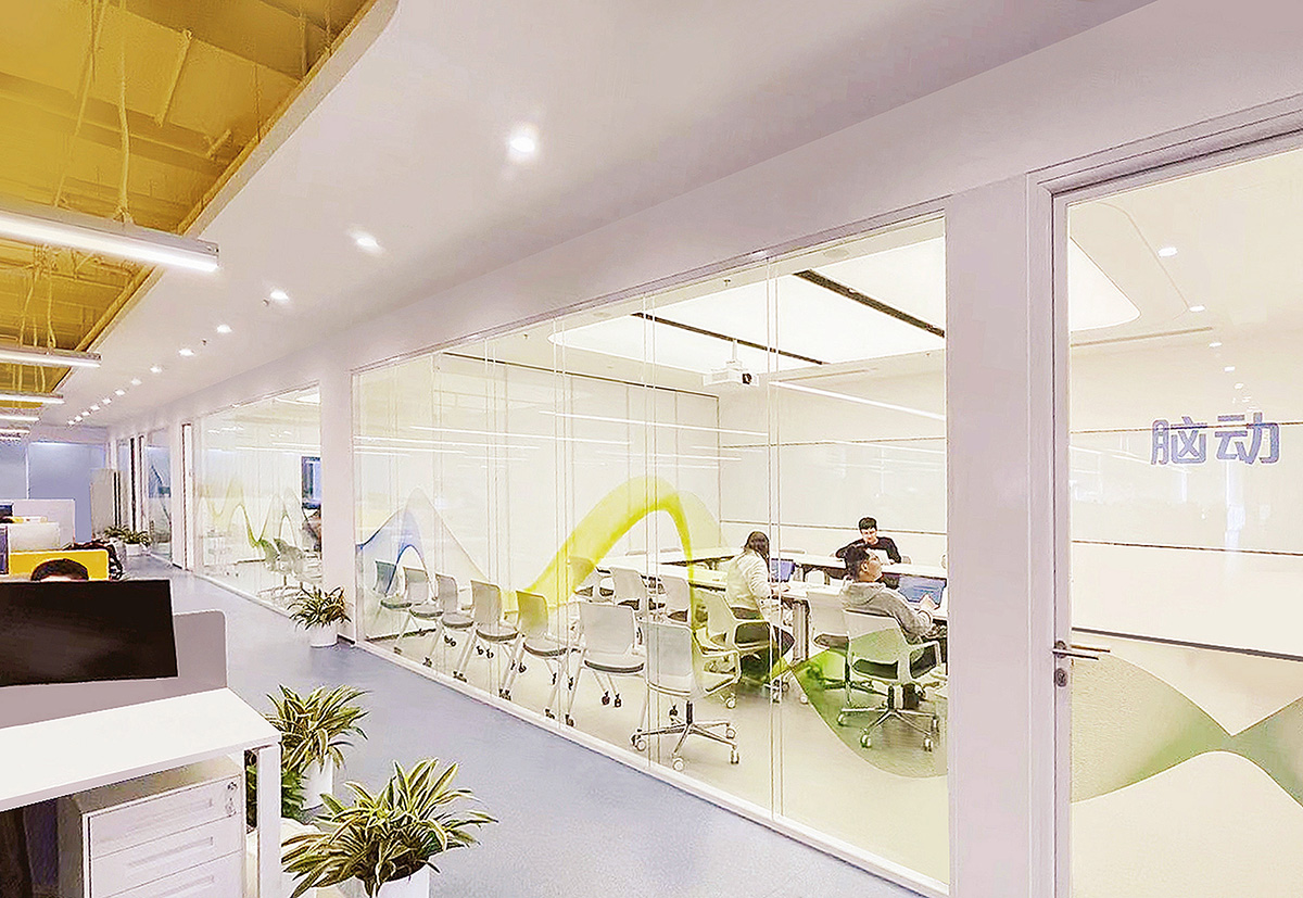 科技风与工业风 脑动极光医疗科技公司办公室装修设计(图11) 科技风与工业风 脑动极光医疗科技公司办公室装修设计(图11)