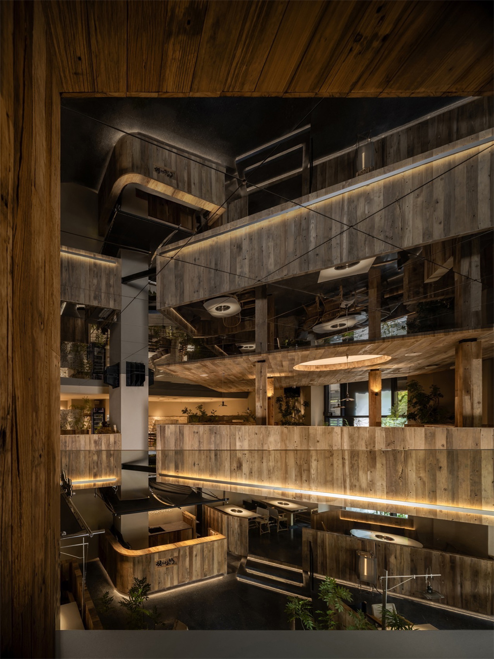 自然野趣   观山特色火锅店装修设计方案(图5)