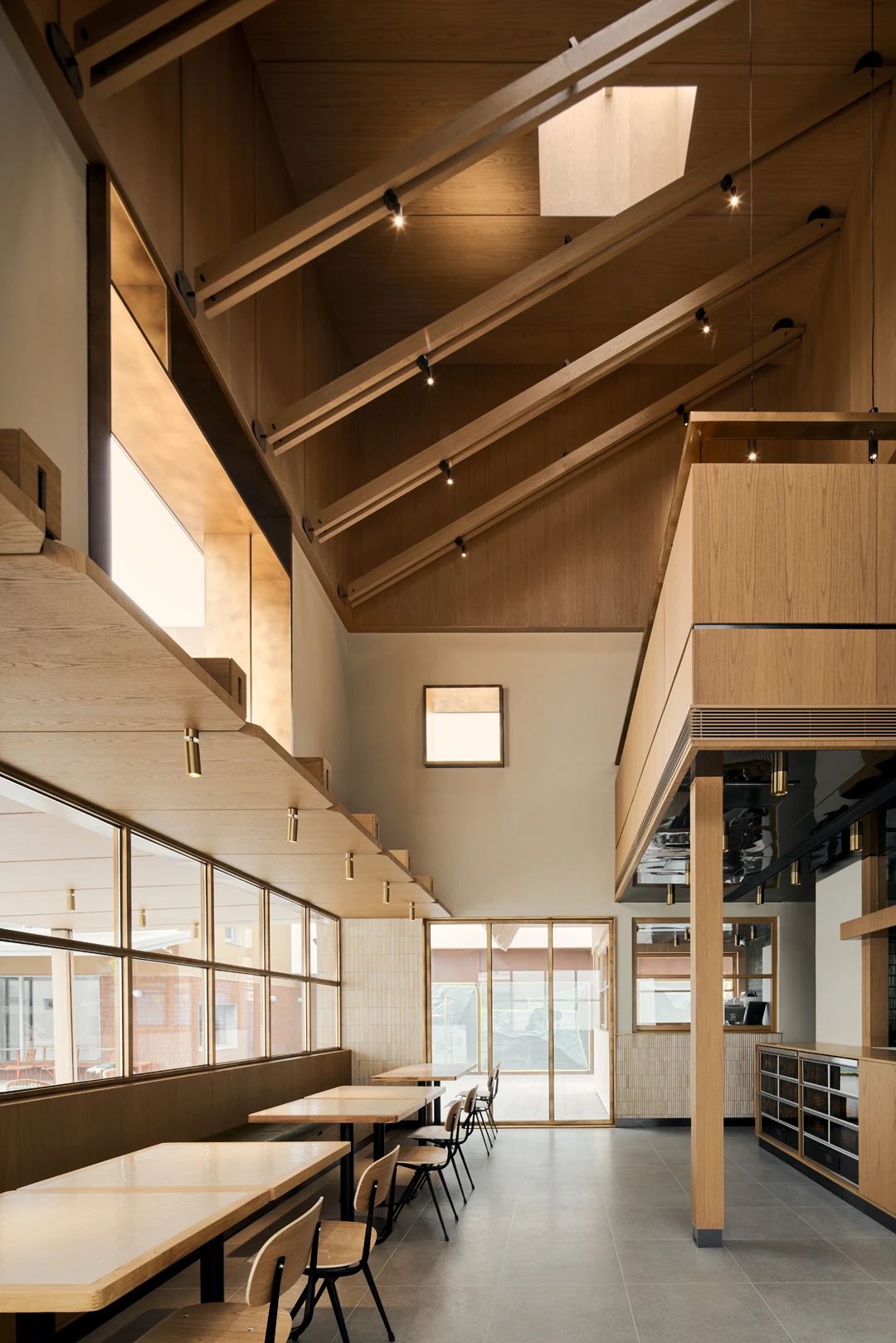 珍煲糖水·砂锅·小海鲜融合餐厅装修设计方案(图8)