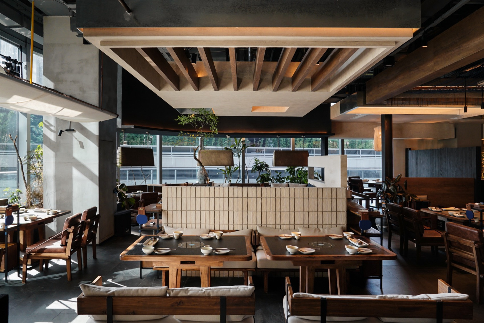 郑州金博大推荐蓝果子云南酸汤火锅店装修设计(图3)