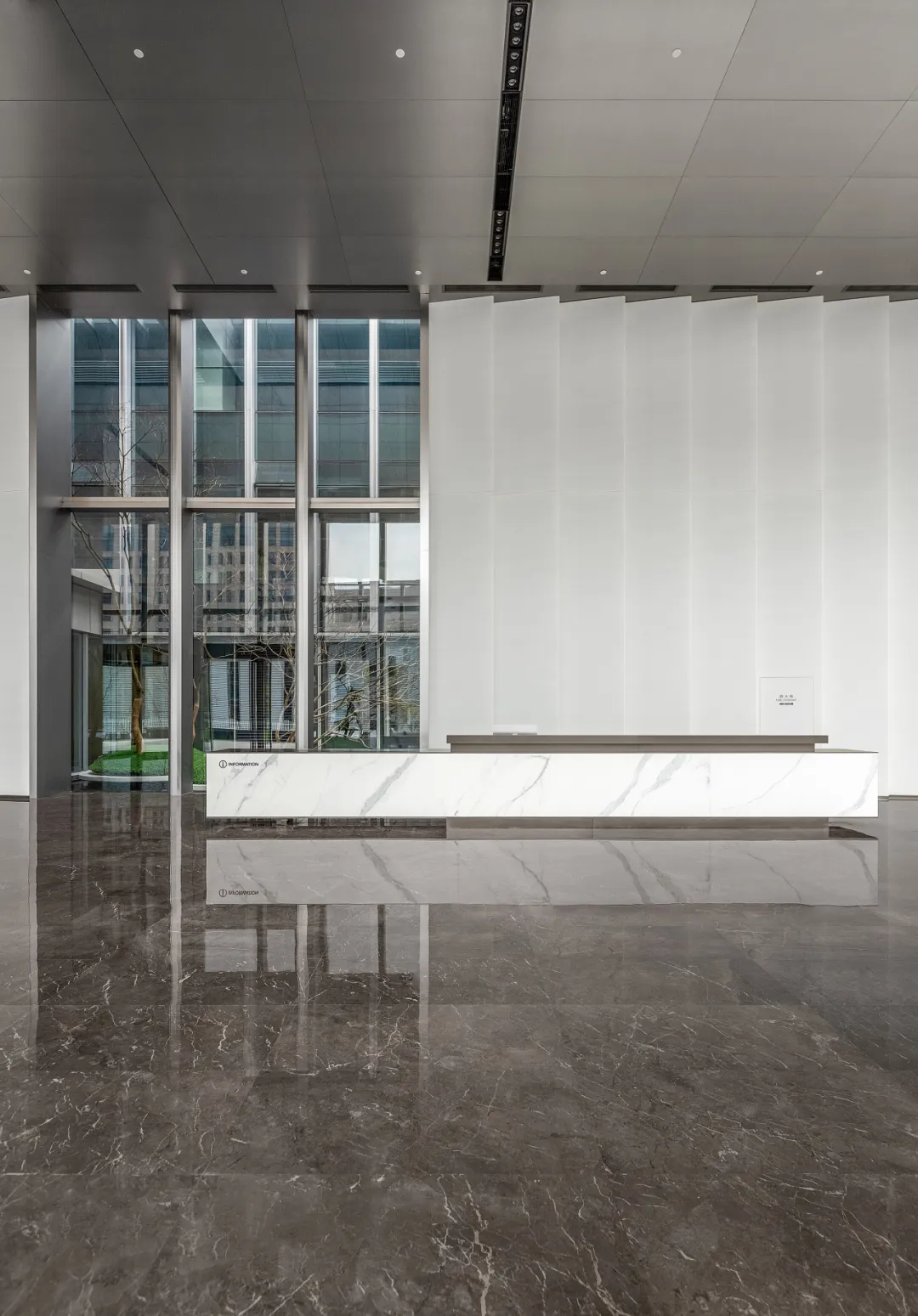 2万6千平现代花园式商务办公楼装修设计方案(图4)