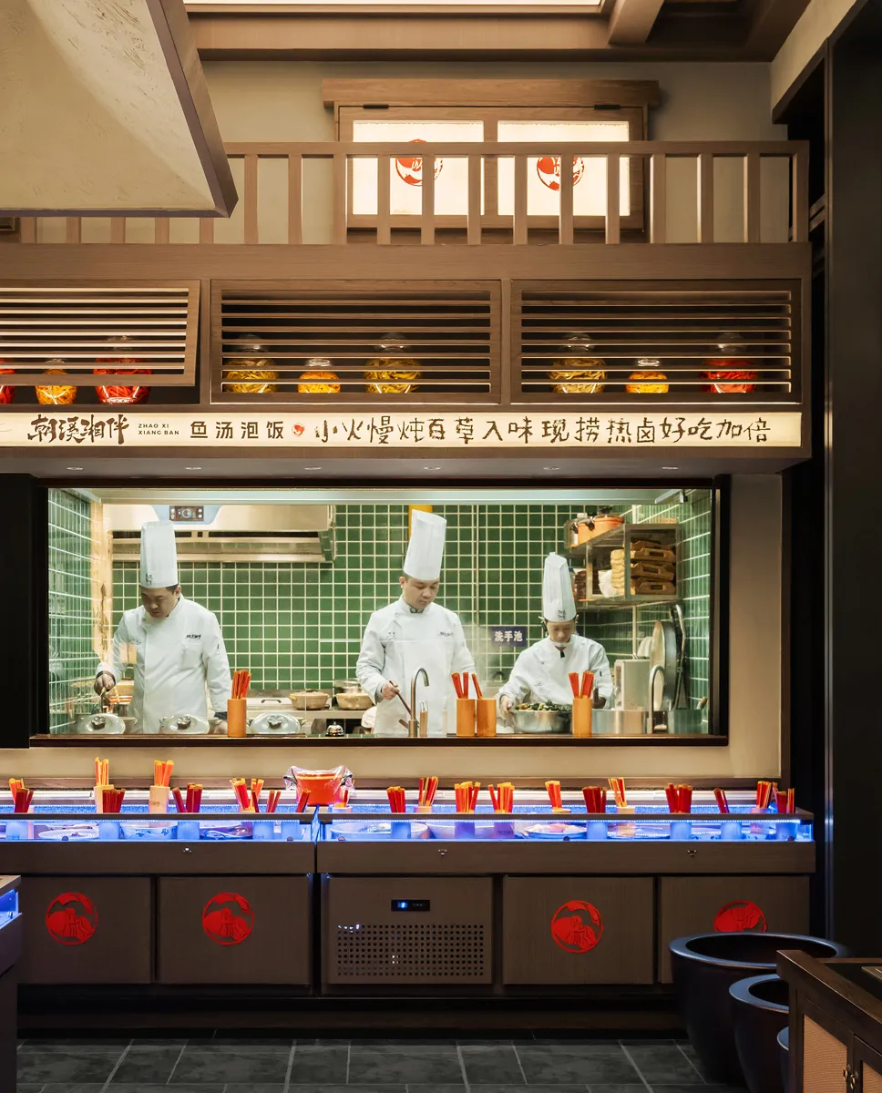 山野特色   朝溪湘伴·鱼汤泡饭湘菜餐厅装修设计(图3)