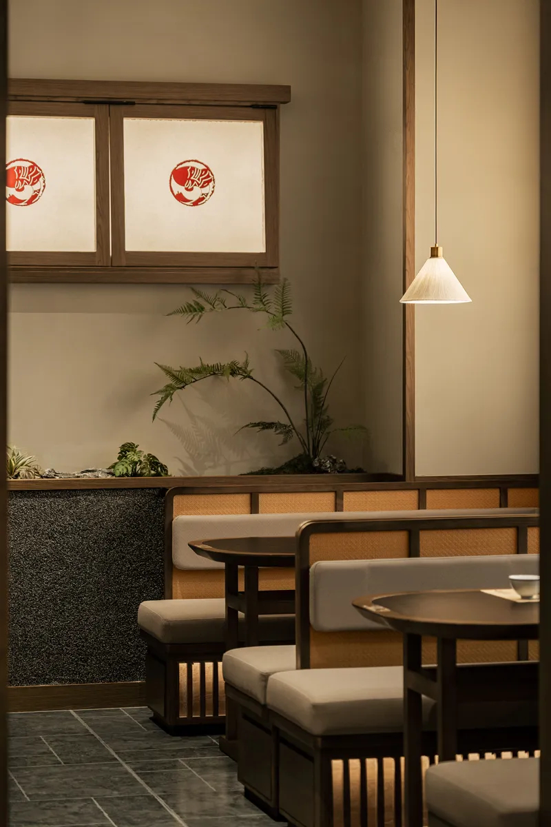 山野特色   朝溪湘伴·鱼汤泡饭湘菜餐厅装修设计(图9)