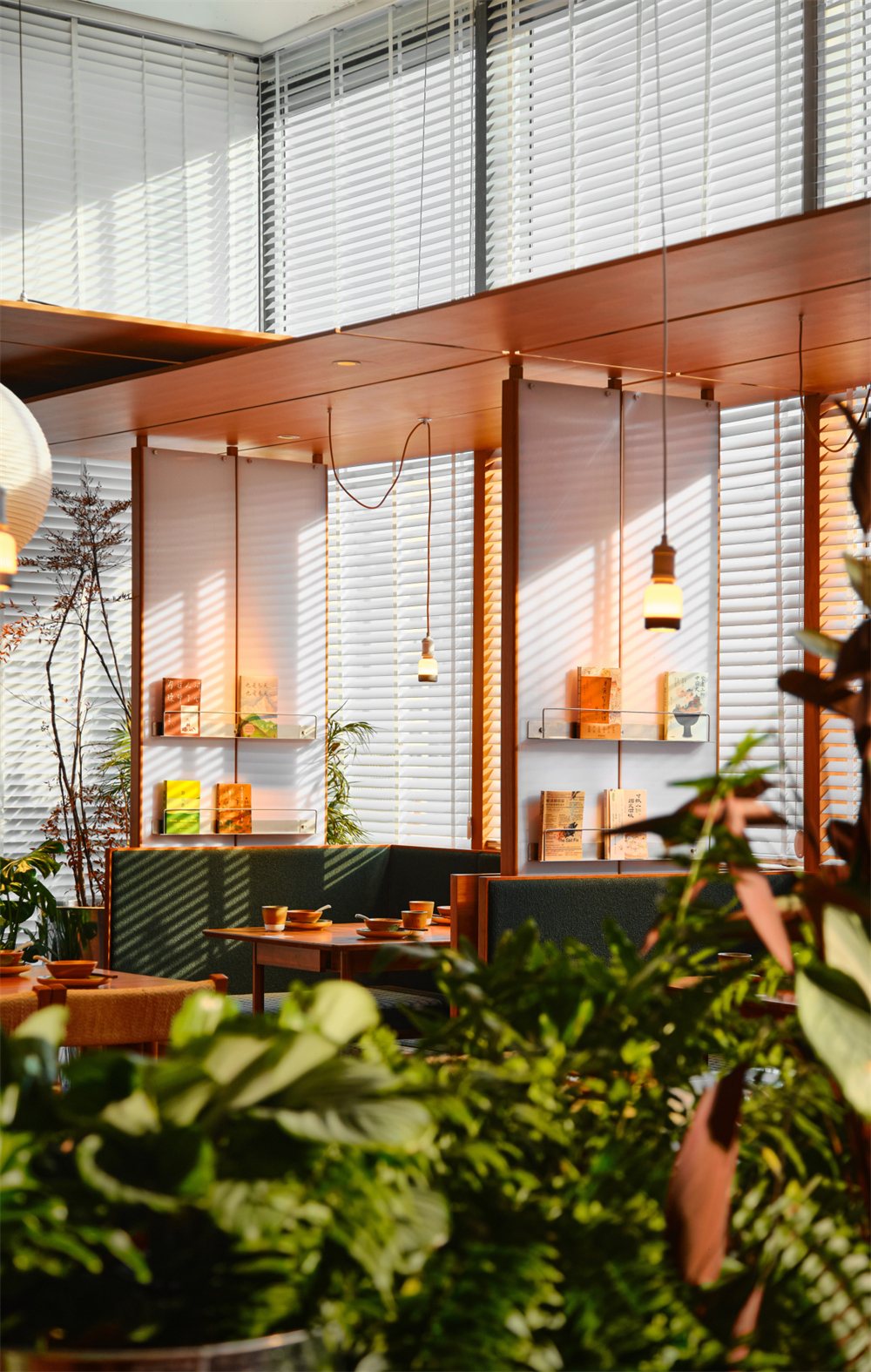 温柔工业风   三只辣椒餐饮店装修设计(图1)