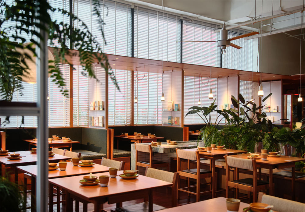 温柔工业风   三只辣椒餐饮店装修设计(图8)