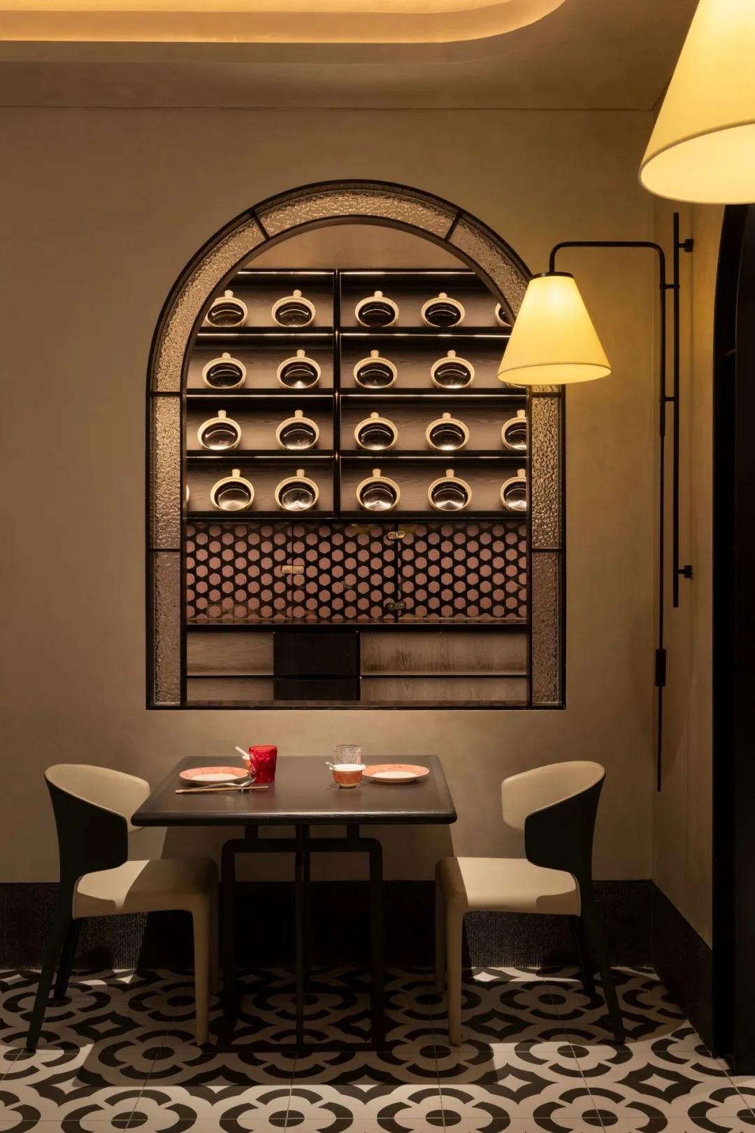 粤食佳·啫啫煲&烧腊 岭南特色粤菜餐厅装修设计(图6)