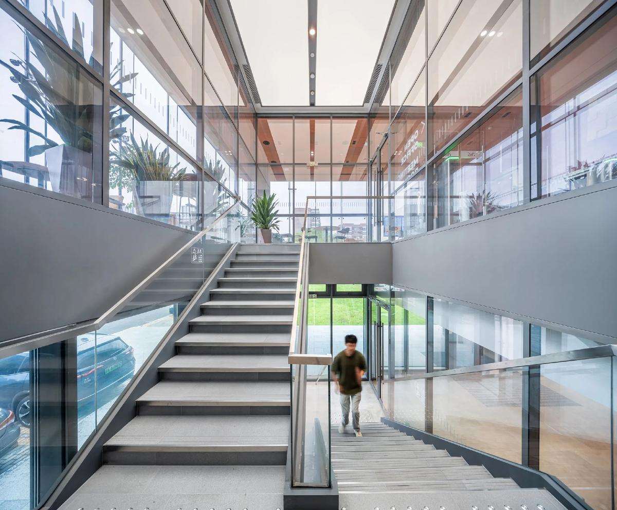 时尚工业风  2400平宝洁实验办公楼装修设计(图4)