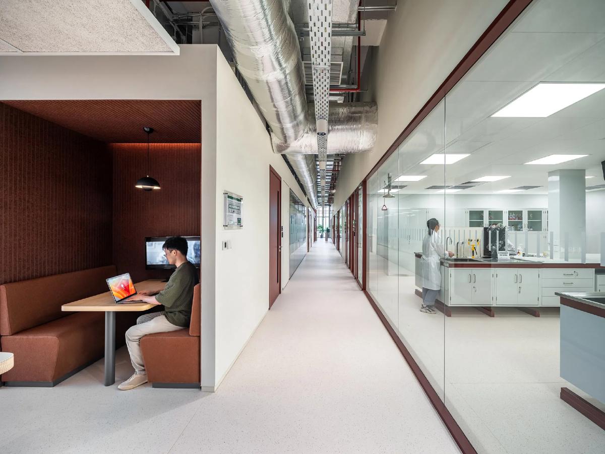 时尚工业风  2400平宝洁实验办公楼装修设计(图11)