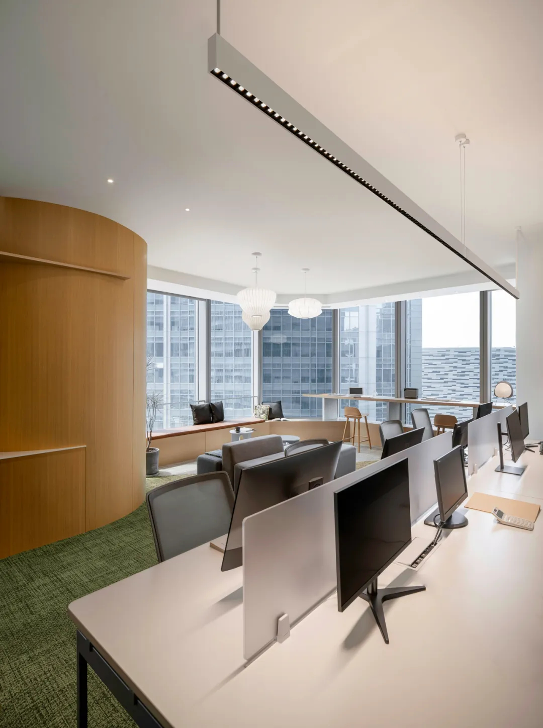 原木色+绿色 阳光花园般的办公室装修设计案例(图7)