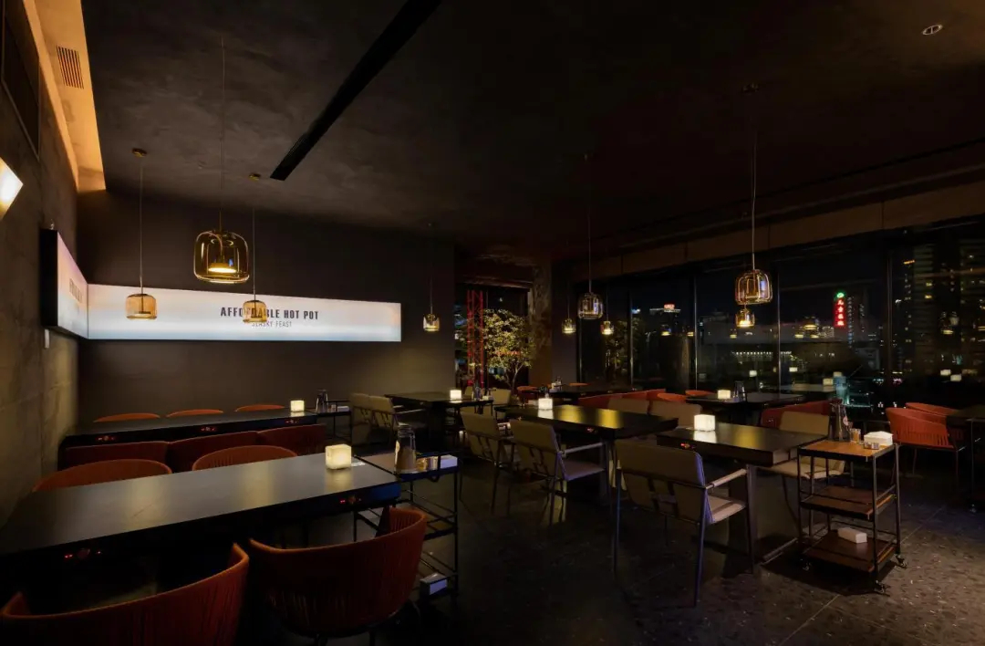 赛博朋克美学 平价海鲜小火锅装修设计(图10) 赛博朋克美学 平价海鲜小火锅装修设计(图10)