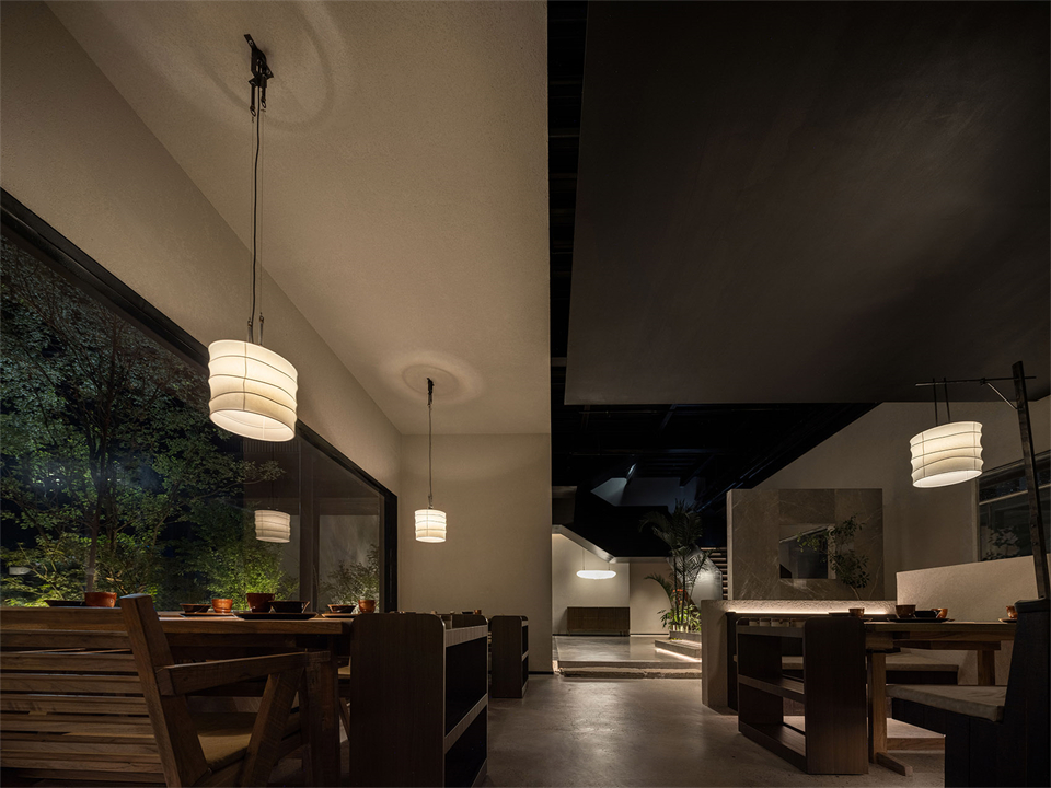 庭院景观化用餐  共炉火锅店装修设计(图6)