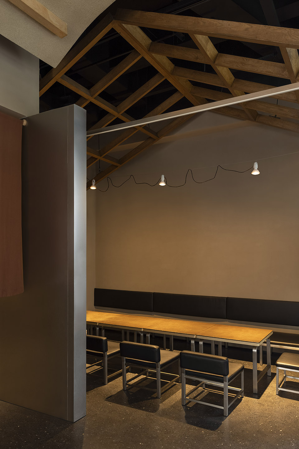 篝火旁 · 酱油小串餐饮空间设计装修案例(图4) 4.jpg